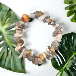 Agate Bracelet made with irregular sized crystal chips